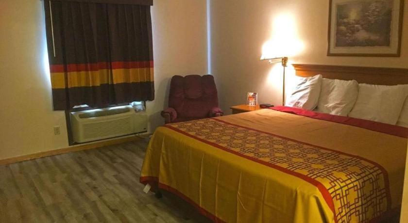 Americas Best Value Inn & Suites Тиф Ривър Фолс Екстериор снимка