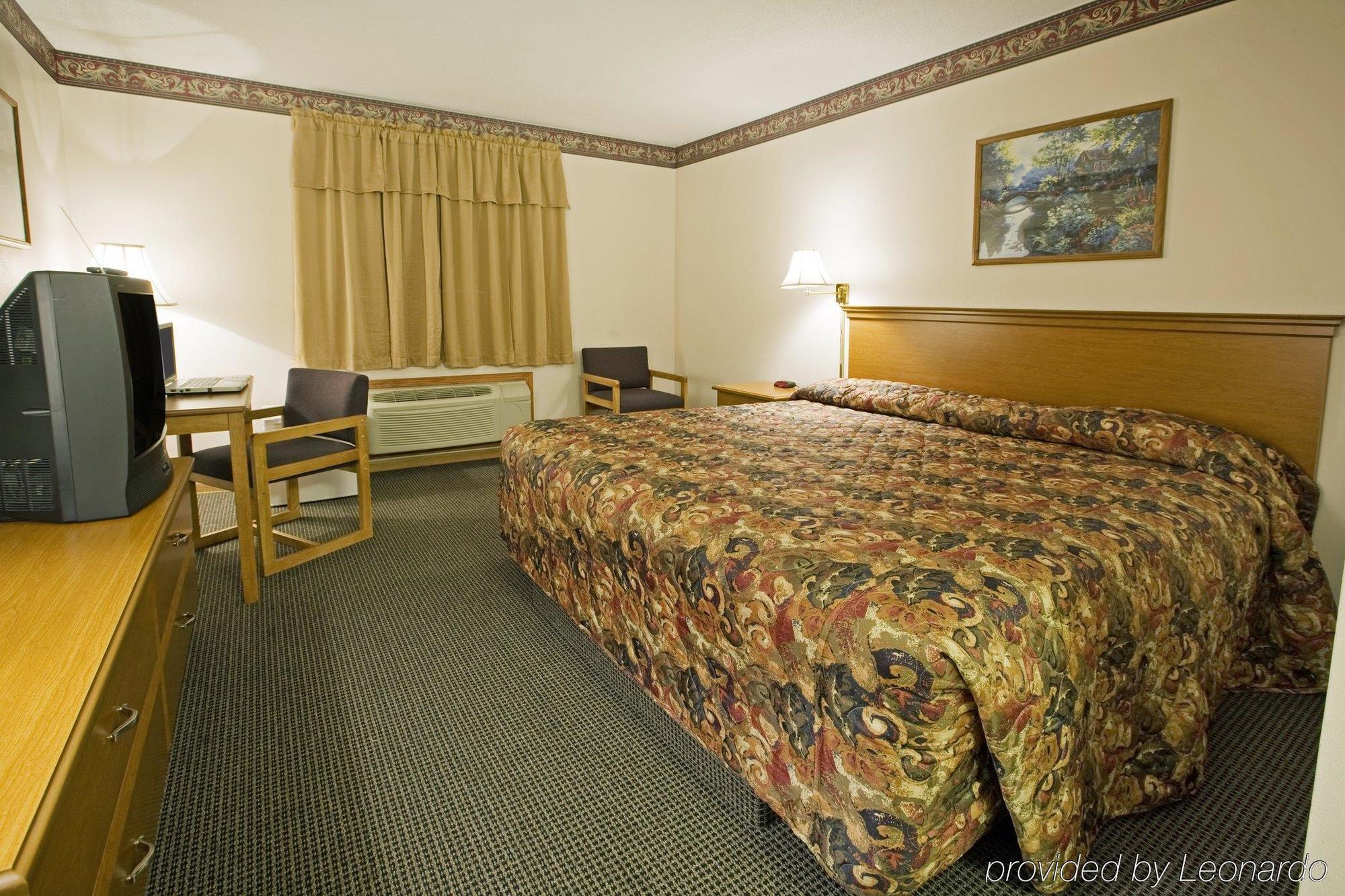Americas Best Value Inn & Suites Тиф Ривър Фолс Стая снимка