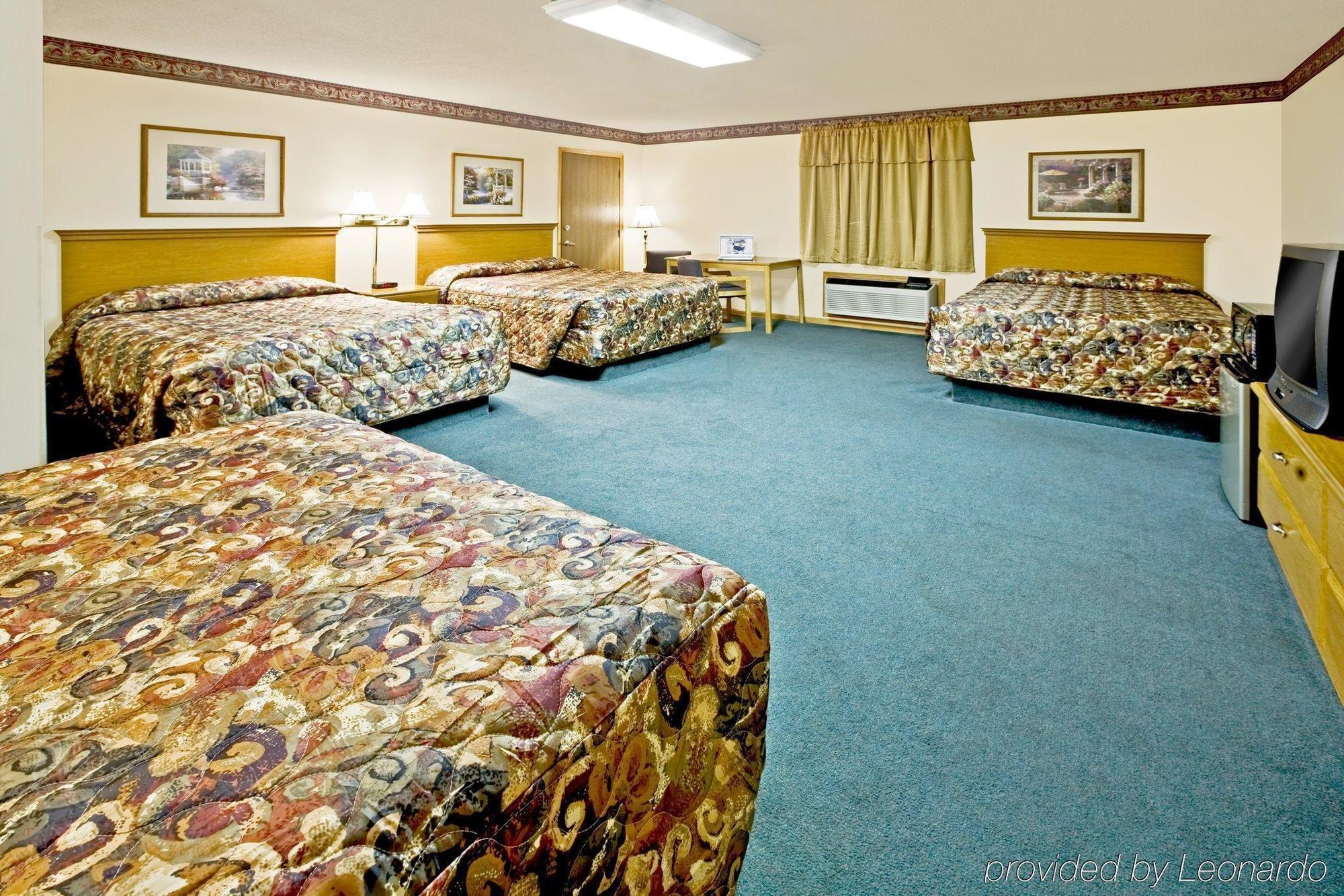 Americas Best Value Inn & Suites Тиф Ривър Фолс Стая снимка