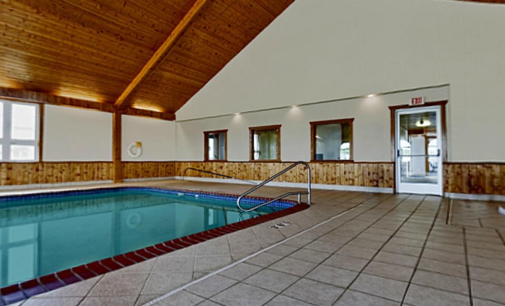 Americas Best Value Inn & Suites Тиф Ривър Фолс Екстериор снимка