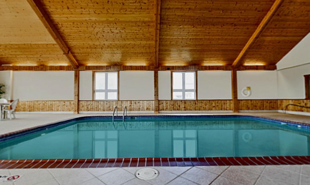 Americas Best Value Inn & Suites Тиф Ривър Фолс Екстериор снимка