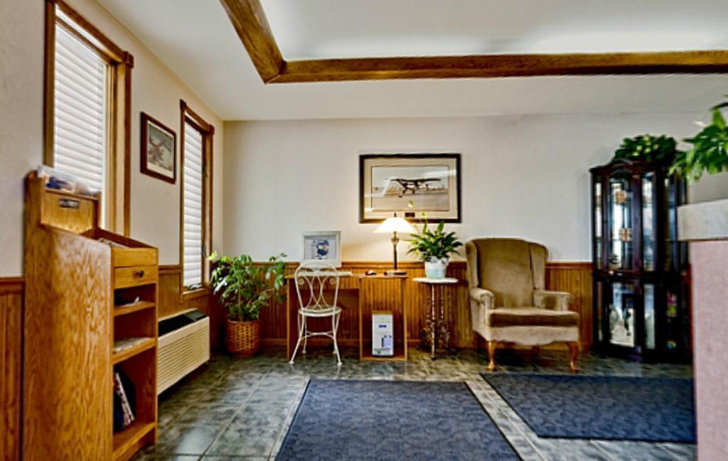 Americas Best Value Inn & Suites Тиф Ривър Фолс Екстериор снимка